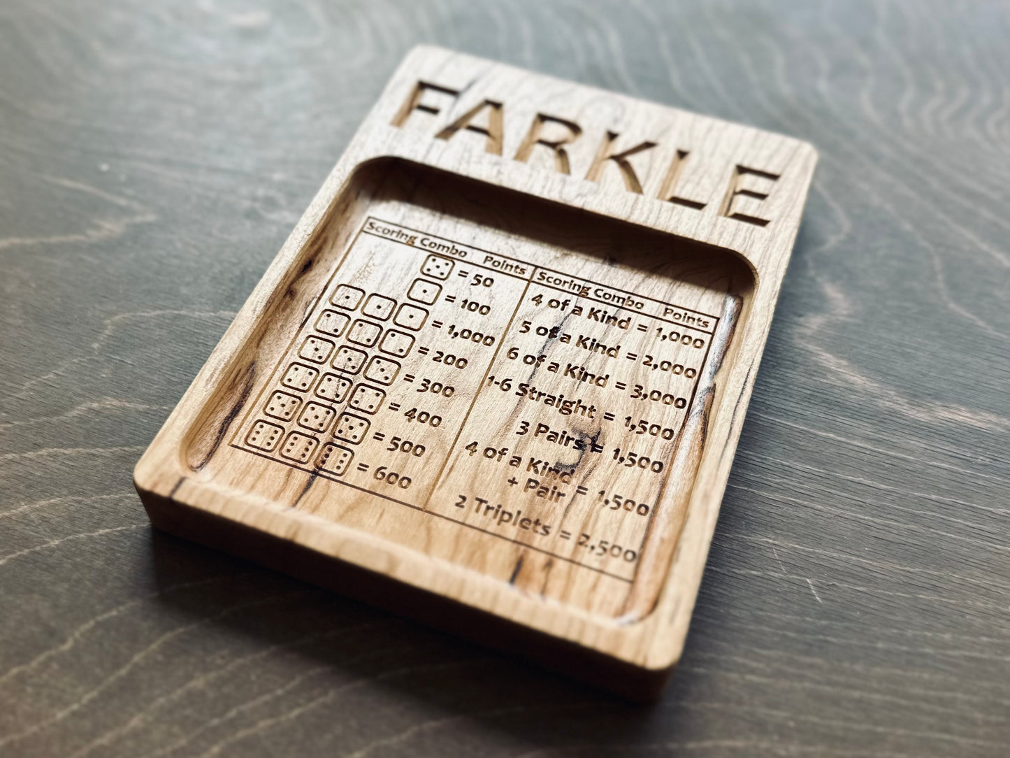 Farkle | 10 000 | Dix mille | Jeu de dés | Pliable | Format voyage | Rangement intégré | Jeu de société | Chevilles | Personnalisé | Bois dur de qualité supérieure