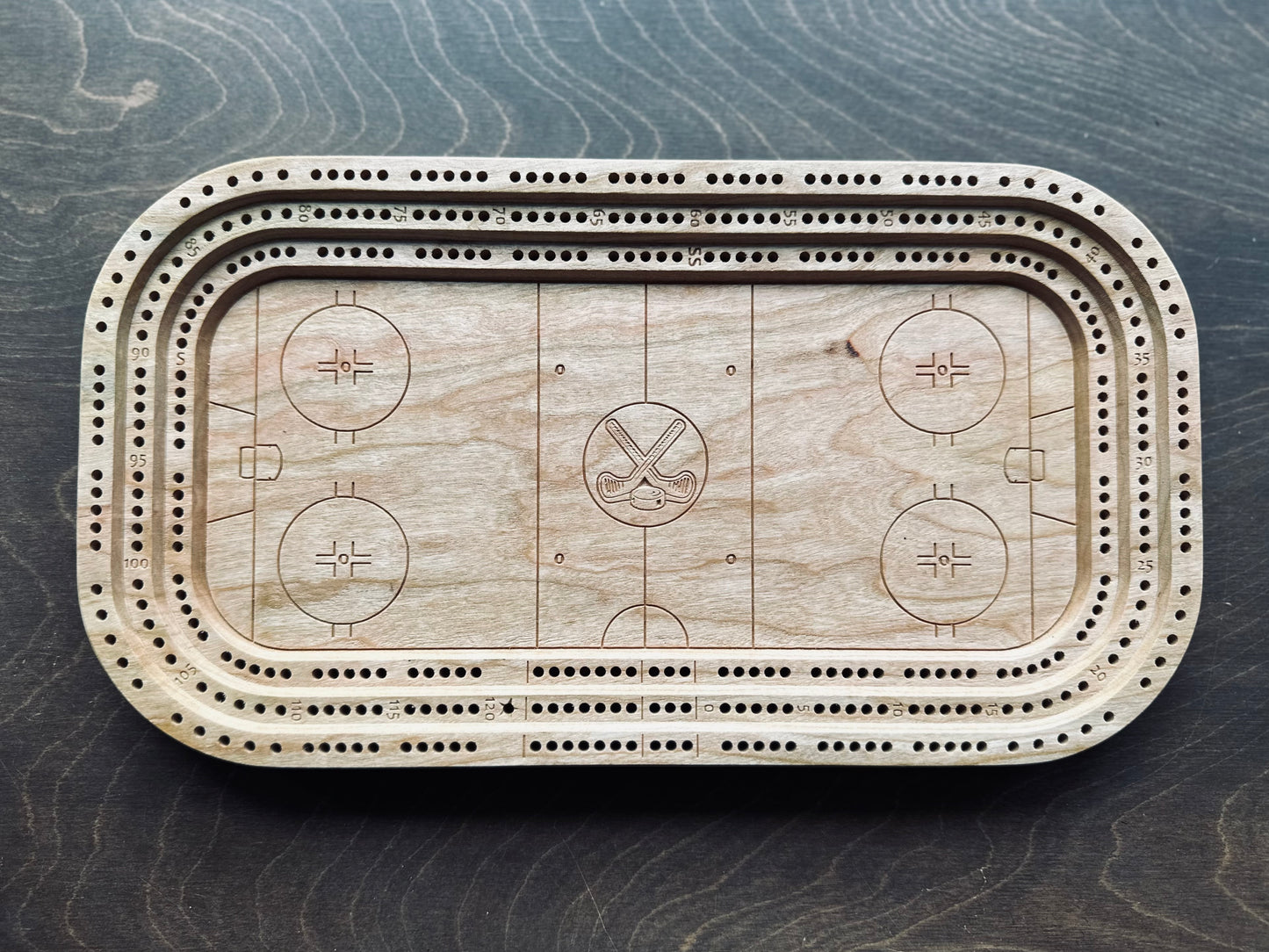 Planche de cribbage pour patinoire | Piquets métalliques | Personnalisé | Logo personnalisé | Bois dur de qualité supérieure | Bâtons et rondelles de hockey | Feuille d'érable