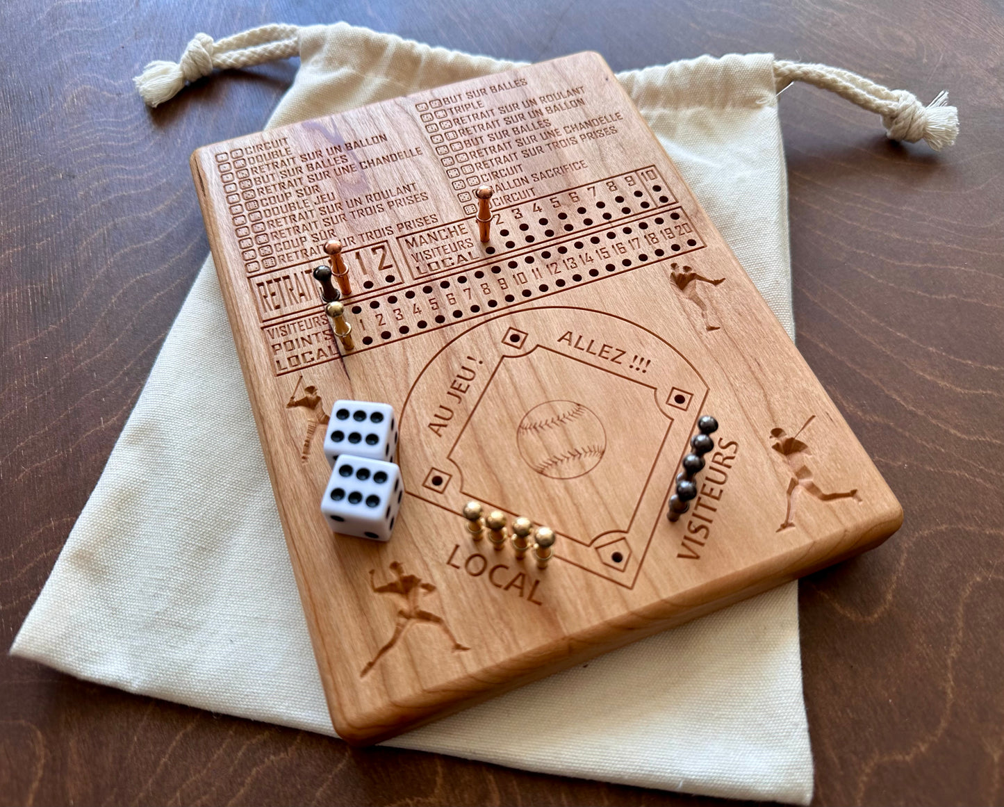 Jeu de société de baseball avec dés | Pliable | Format voyage | Rangement intégré | Jeu de dés | Piquets métalliques | Personnalisé | Votre logo | Bois dur de qualité supérieure