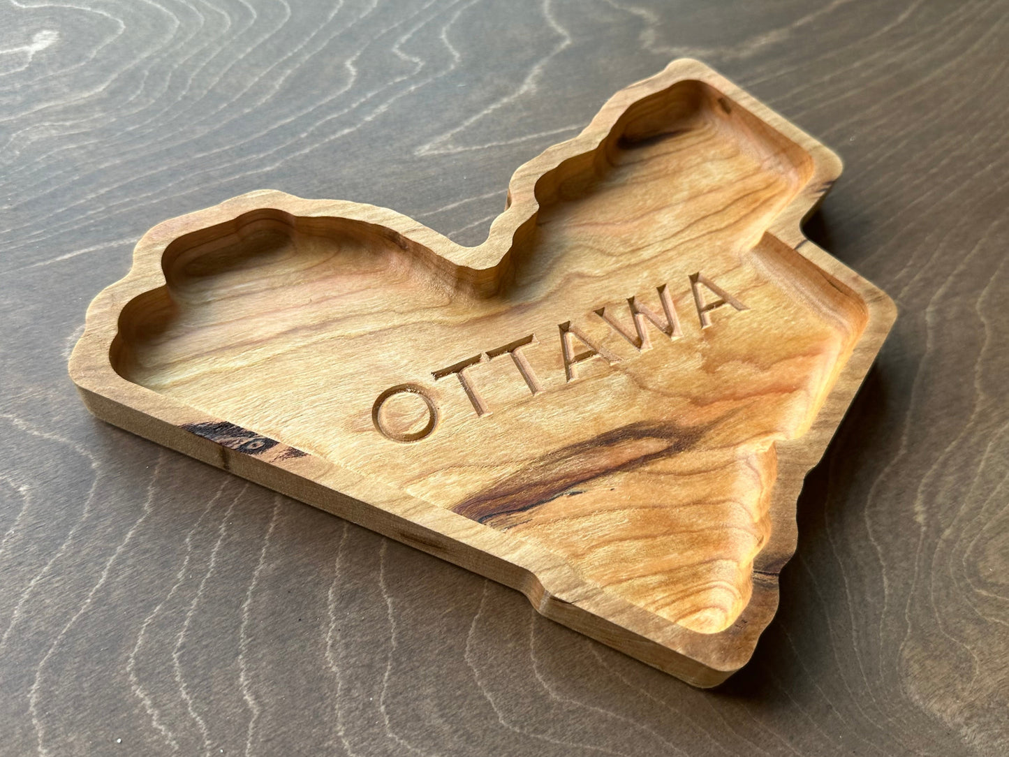 Plateau fourre-tout en bois dur de forme Ottawa | Érable | Cerisier | Noyer | Ontario | Canada | Capitale nationale | Souvenir | Souvenir
