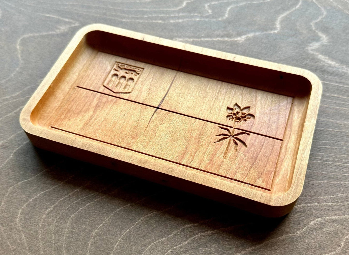 Saskatchewan Flag Hardwood Catchall Tray | Trivet | Serving Board | Charcuterie | Maple | Cherry | Walnut | Saskatoon | Regina | SK Canada