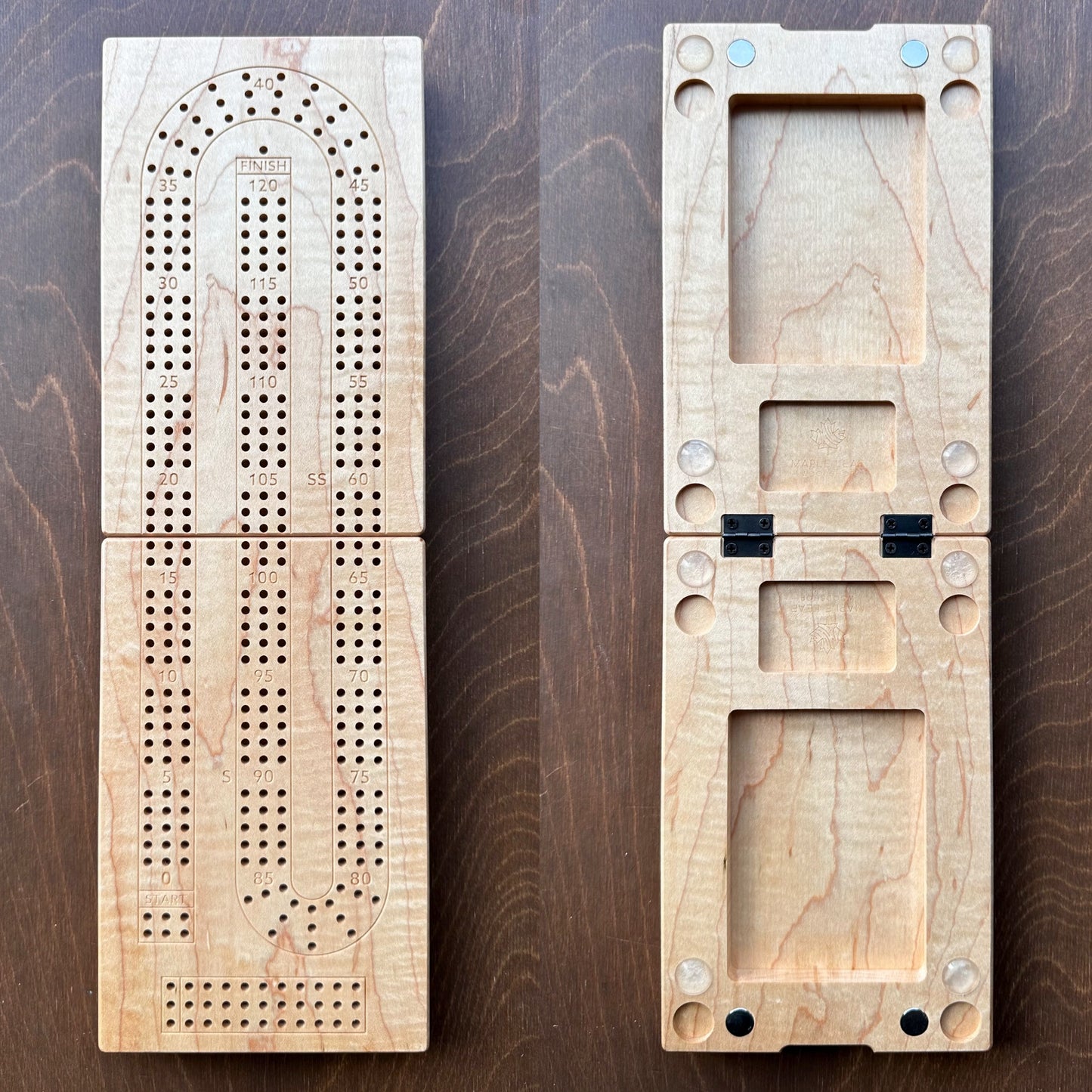 Plateau de cribbage pliable | 3 pistes | Format voyage | Portable | Rangement intégré | Chevilles métalliques | Gravure personnalisée | Bois franc de première qualité