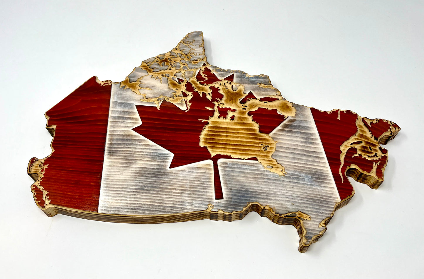 Drapeau de carte du Canada en bois | Avec détails de l'île | Pin | Rouge &amp; Blanc &amp; Naturel | Drapeau de forme du Canada