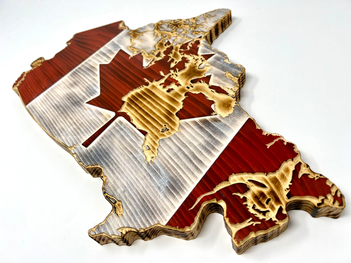 Drapeau de carte du Canada en bois | Avec détails de l'île | Pin | Rouge &amp; Blanc &amp; Naturel | Drapeau de forme du Canada