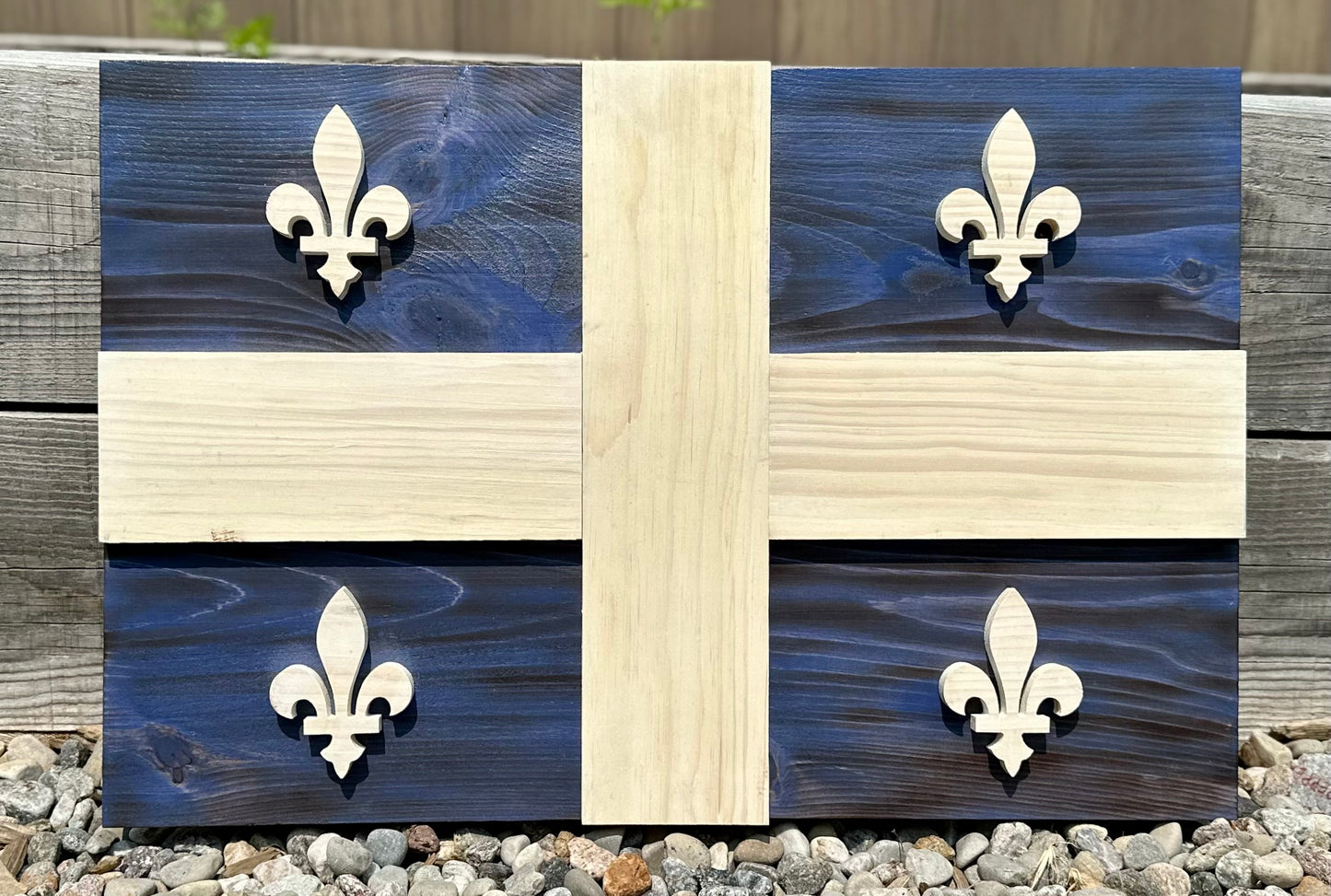 Drapeau du Québec en bois 3D | Rapport officiel | Fleur de Lys | Montréal | Gatineau | QC | Province | Canada