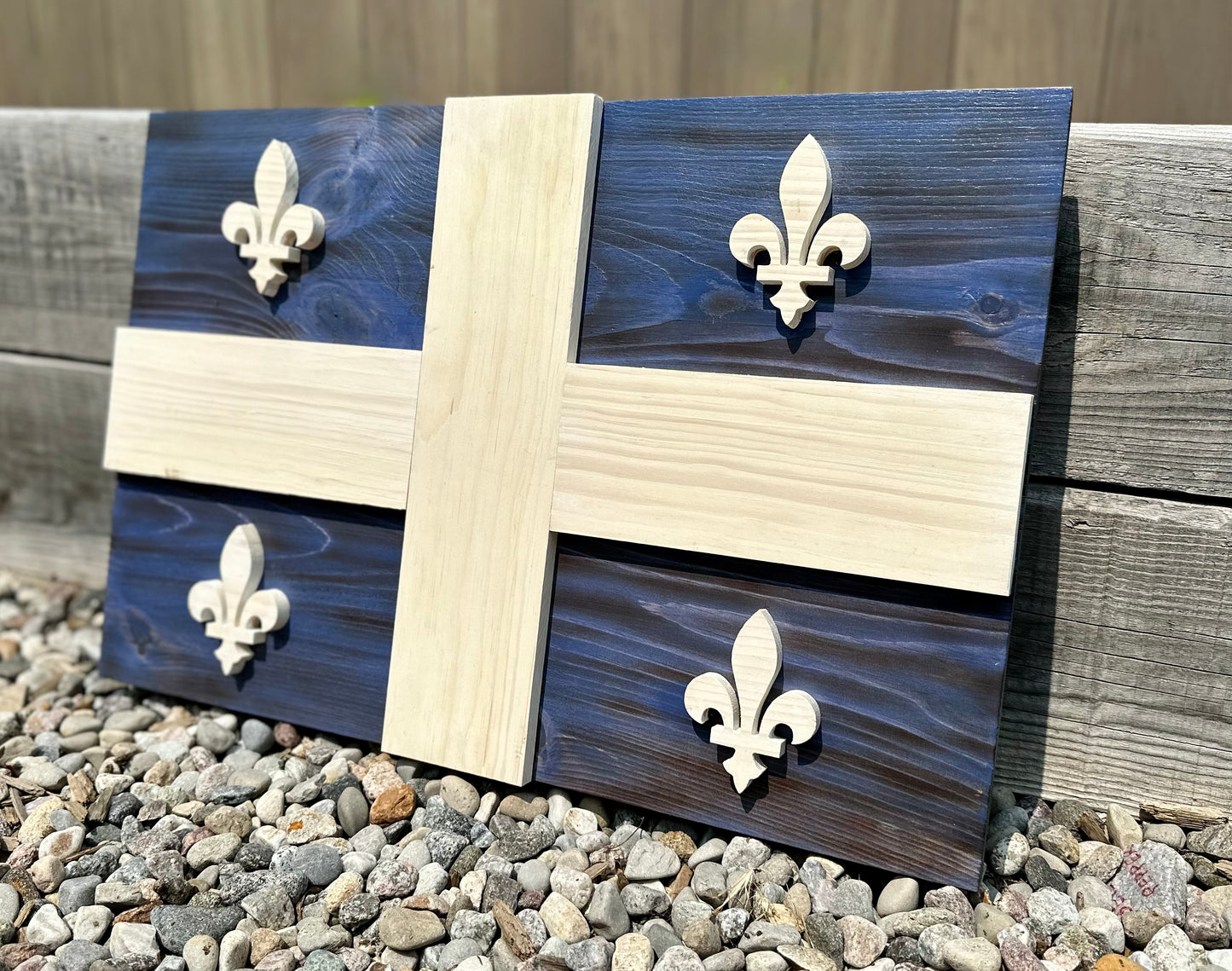 Drapeau du Québec en bois 3D | Rapport officiel | Fleur de Lys | Montréal | Gatineau | QC | Province | Canada