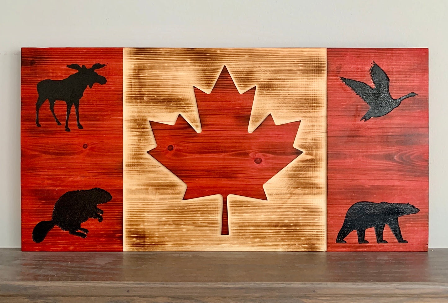 Animaux canadiens emblématiques Drapeau du Canada en bois | Orignal | Castor | Bernache du Canada | Ours polaire