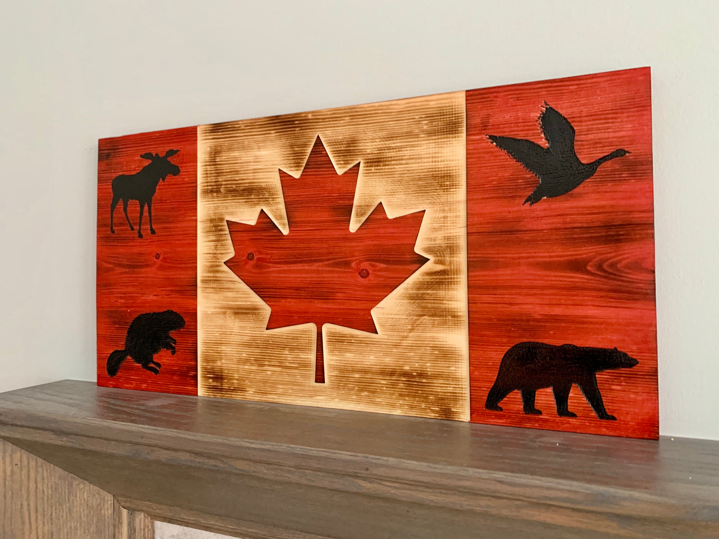 Animaux canadiens emblématiques Drapeau du Canada en bois | Orignal | Castor | Bernache du Canada | Ours polaire