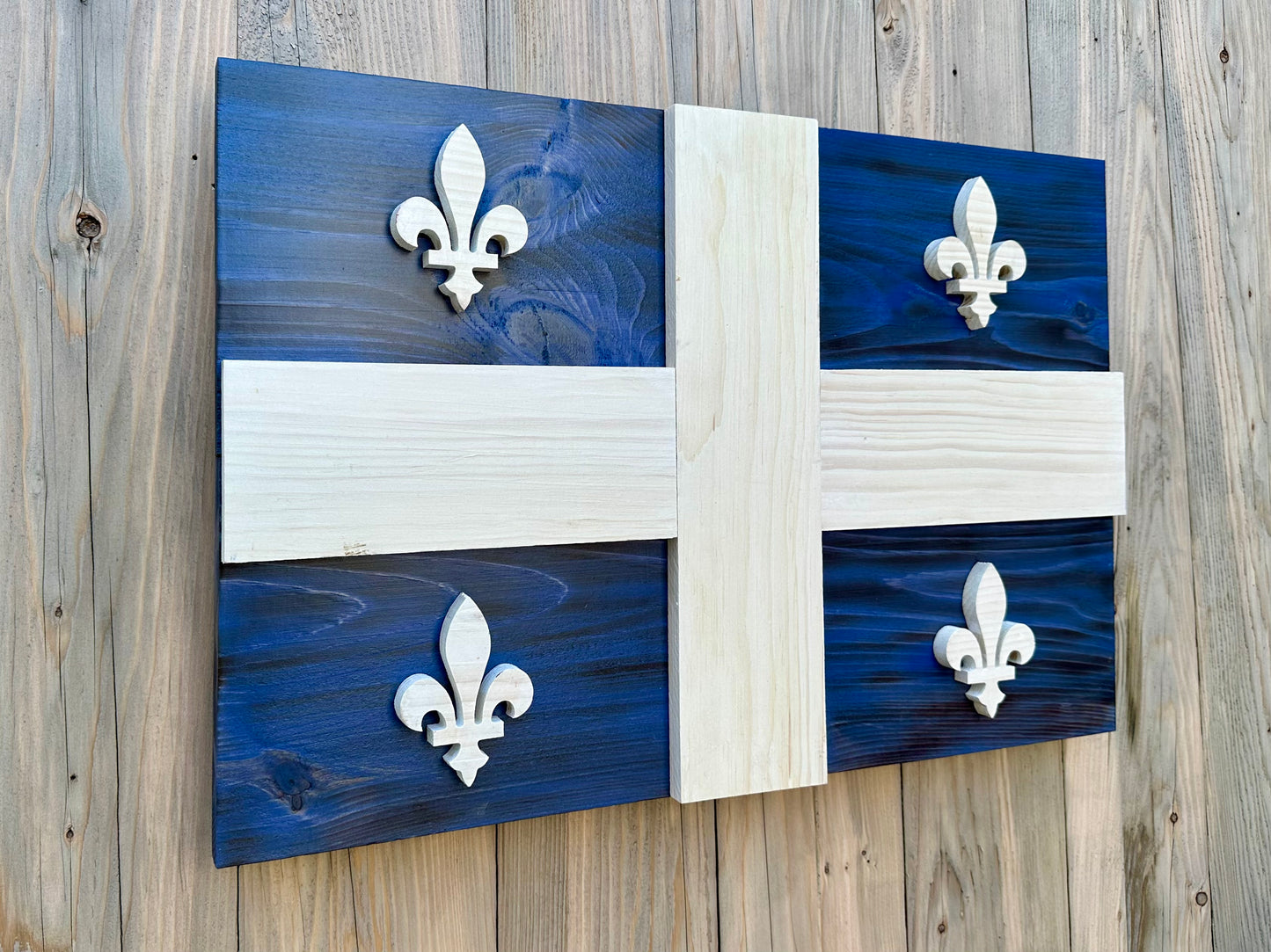 Drapeau du Québec en bois 3D | Rapport officiel | Fleur de Lys | Montréal | Gatineau | QC | Province | Canada