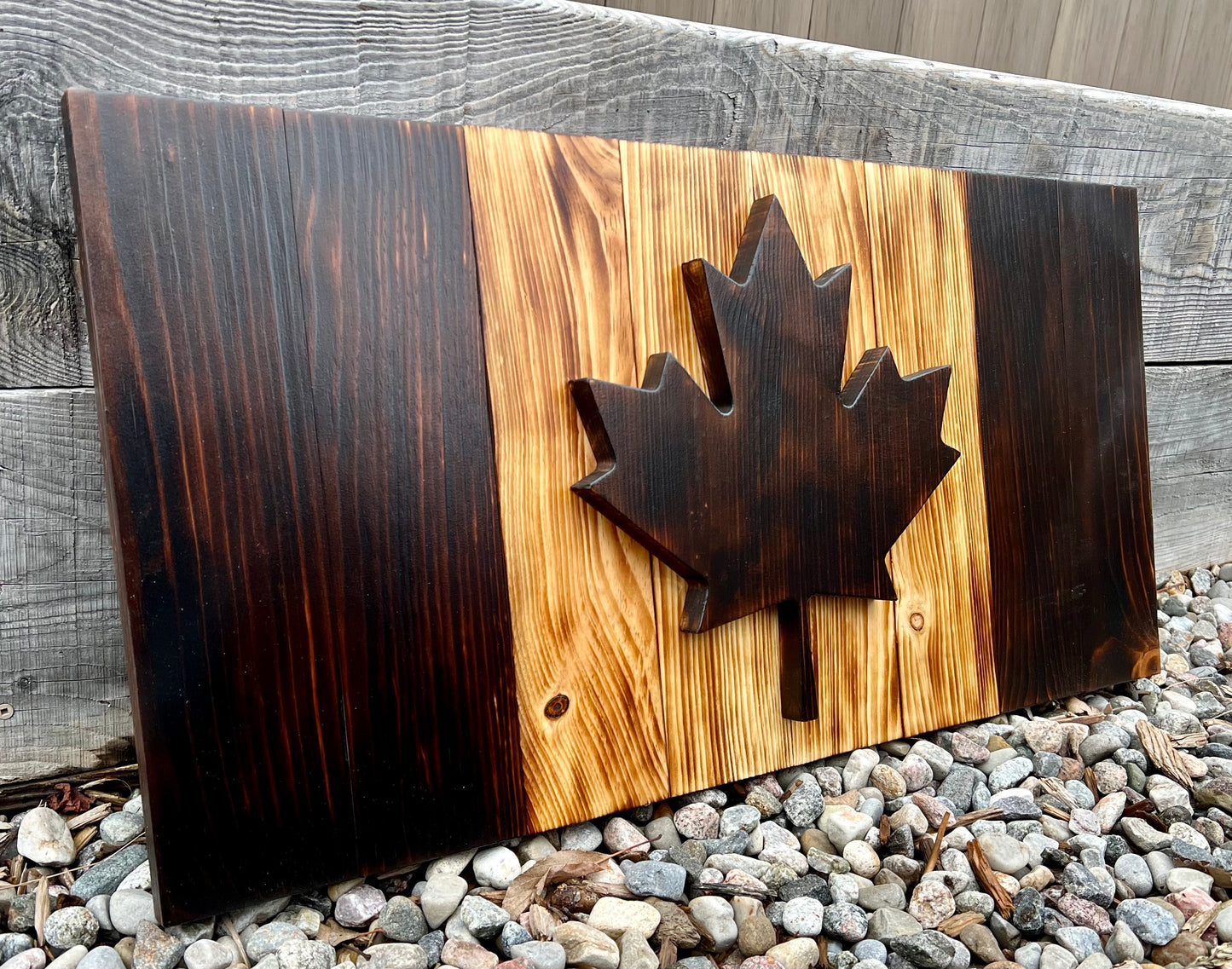 Drapeau du Canada en bois 3D - Naturel bicolore | Ratio officiel