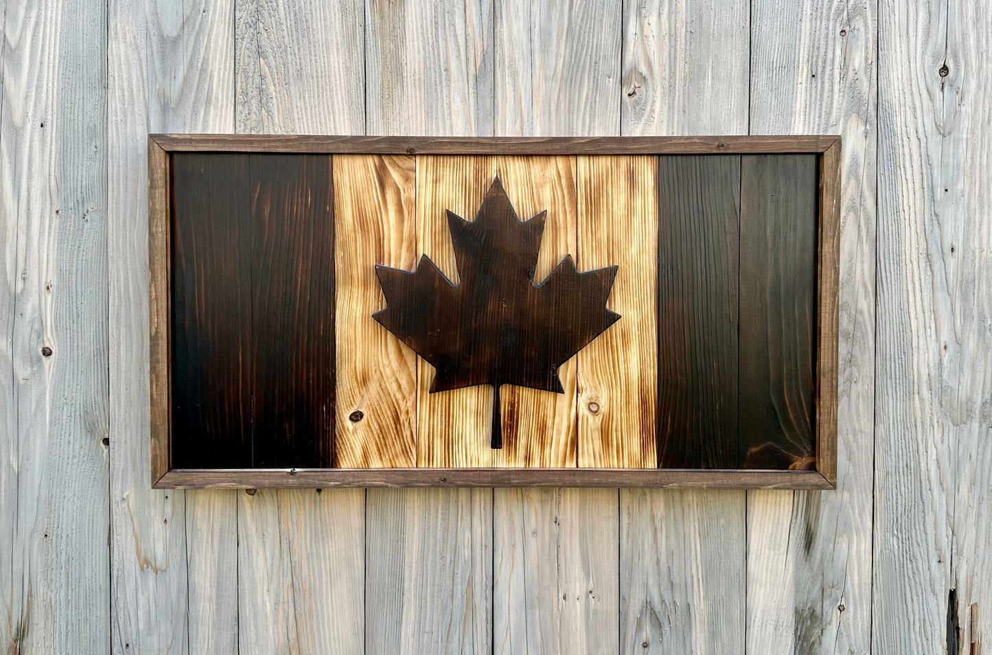 Drapeau du Canada en bois 3D - Naturel bicolore - Encadré | Ratio officiel