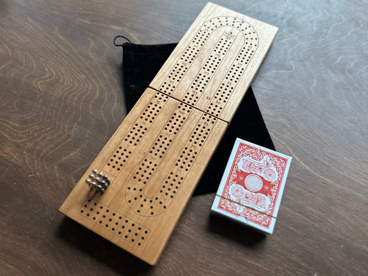 Jeu de cribbage classique | Pliable | Format voyage | Portable | Rangement intégré | Piquets métalliques | Personnalisé | Votre logo | Bois dur de qualité supérieure