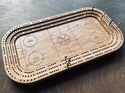Planche de cribbage pour patinoire | Piquets métalliques | Personnalisé | Logo personnalisé | Bois dur de qualité supérieure | Bâtons et rondelles de hockey | Feuille d'érable