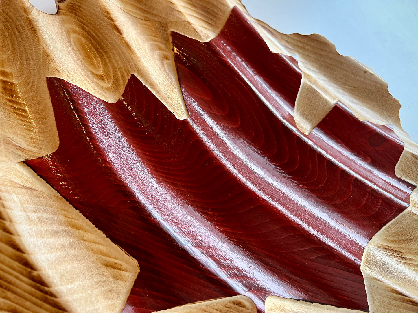 Drapeau de carte du Canada en bois ondulé 3D - Rouge et naturel | Drapeau de forme du Canada