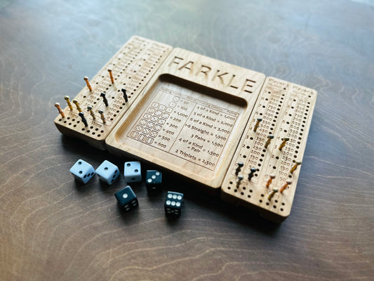 Farkle | 10 000 | Dix mille | Jeu de dés | Pliable | Format voyage | Rangement intégré | Jeu de société | Chevilles | Personnalisé | Bois dur de qualité supérieure