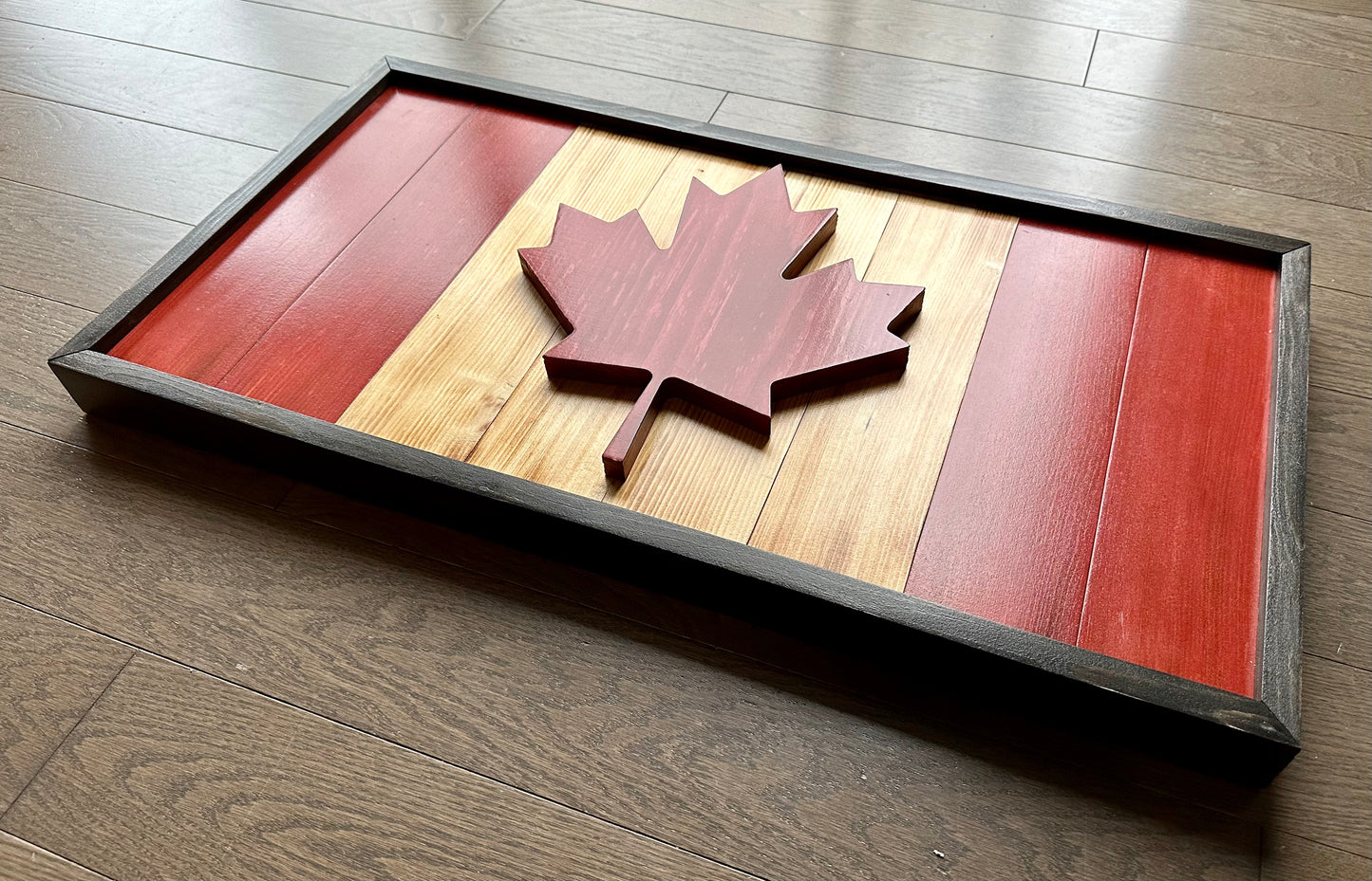 Drapeau du Canada en bois 3D – Rouge et naturel – Encadré | Ratio officiel