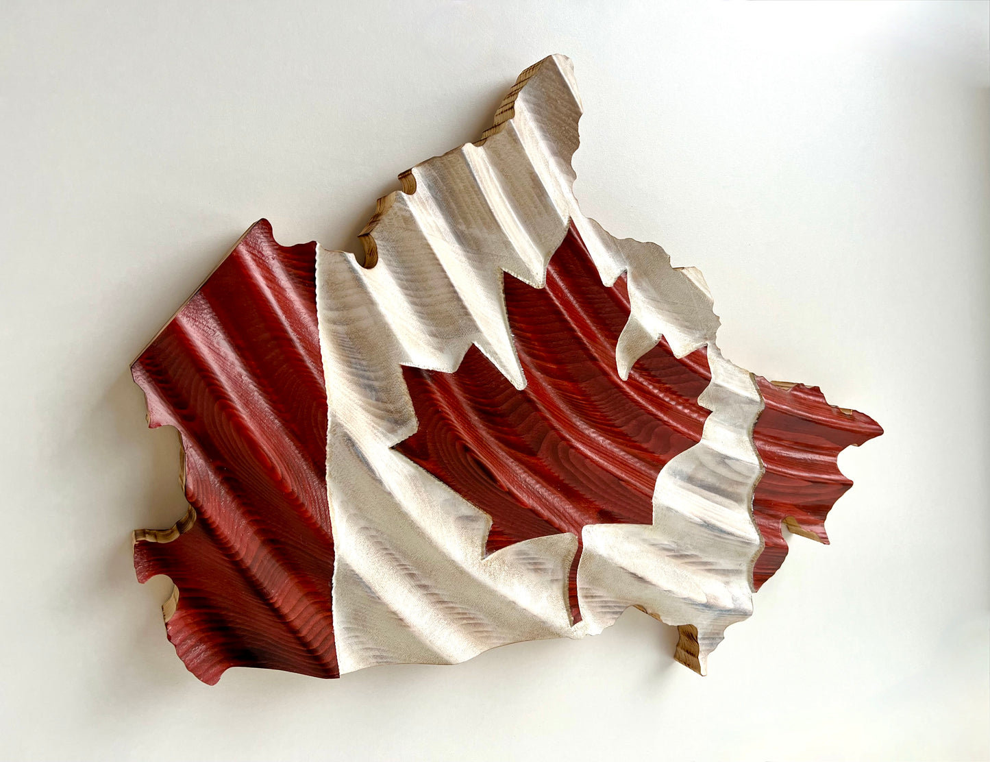 Drapeau de carte du Canada en bois ondulé 3D - Rouge et blanc | Drapeau de forme du Canada