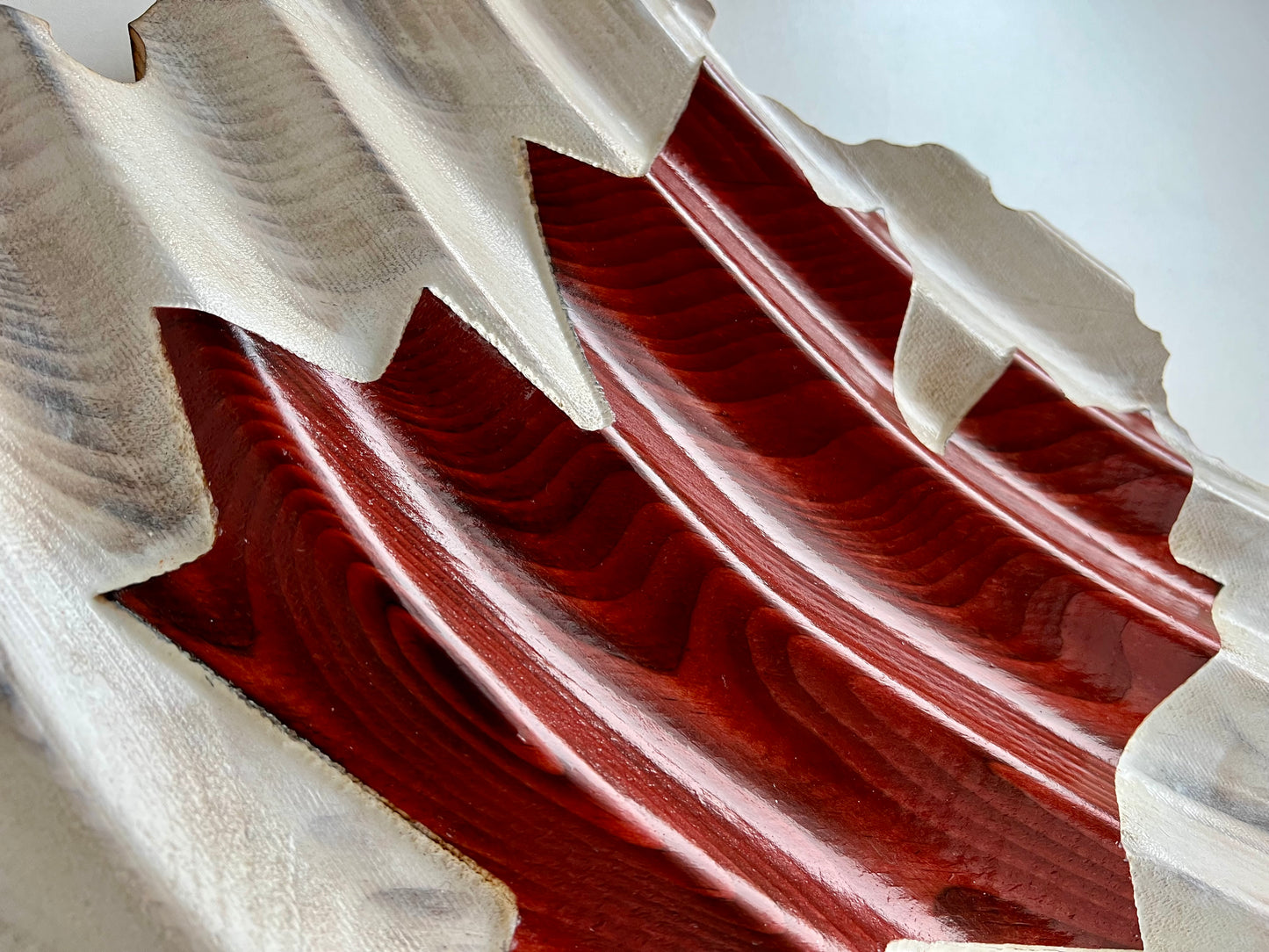 Drapeau de carte du Canada en bois ondulé 3D - Rouge et blanc | Drapeau de forme du Canada