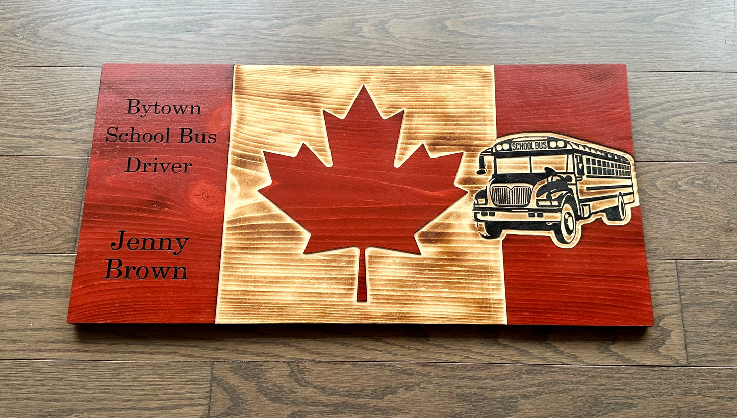 Drapeau du Canada en bois d’autobus scolaire personnalisé | Chauffeur | Étudiants | Transport | Jaune | Canada | Art mural | Cadeau | Panneau en bois