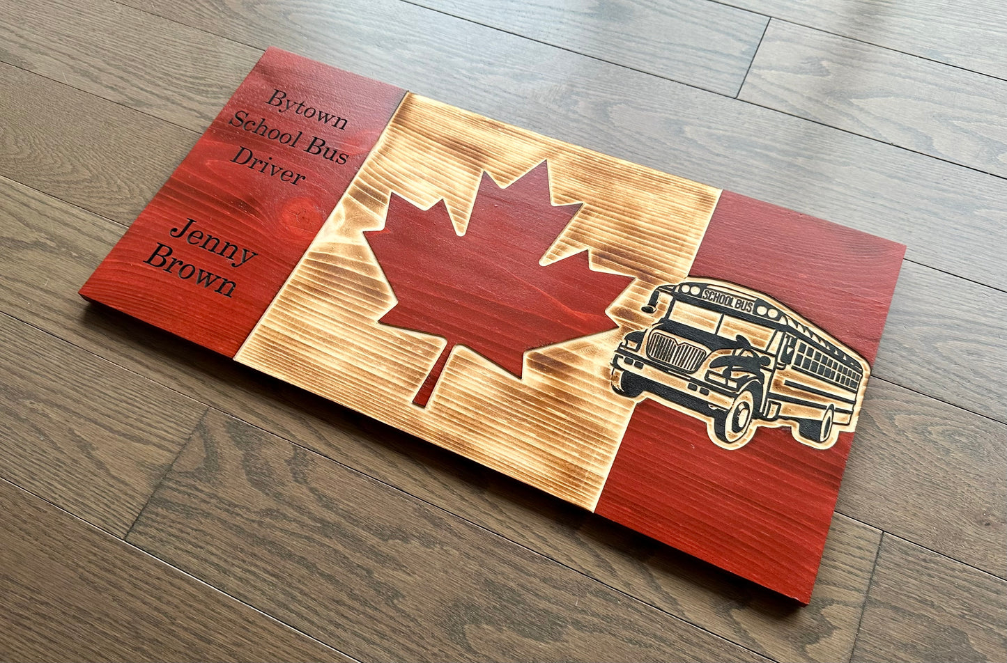 Drapeau du Canada en bois d’autobus scolaire personnalisé | Chauffeur | Étudiants | Transport | Jaune | Canada | Art mural | Cadeau | Panneau en bois