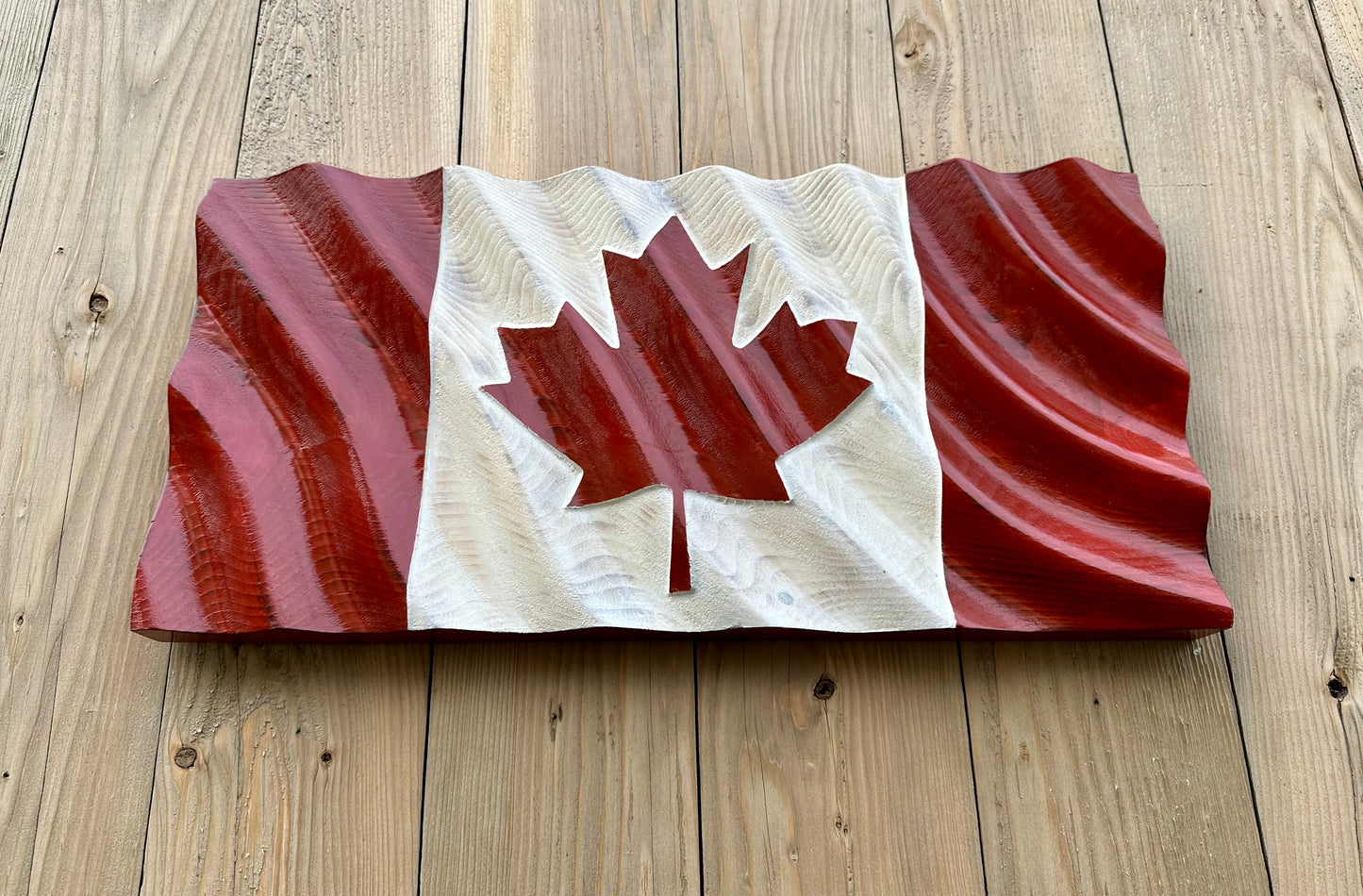 Drapeau du Canada ondulé en bois - Motif de vagues 2 - Rouge et blanc