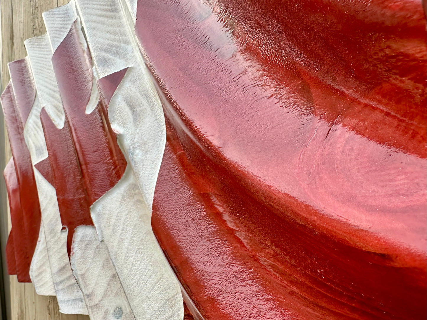 Drapeau du Canada ondulé en bois - Motif de vagues 2 - Rouge et blanc