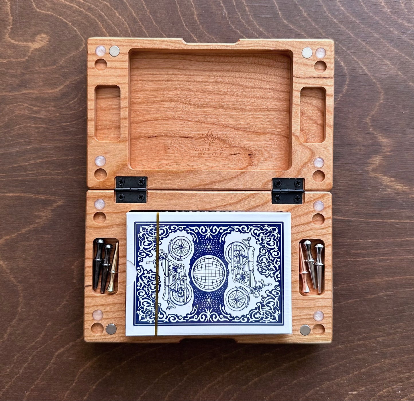 Jeu de cribbage classique | Pliable | Format voyage | Portable | Rangement intégré | Piquets métalliques | Personnalisé | Votre logo | Bois dur de qualité supérieure