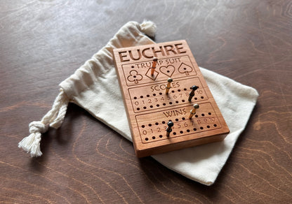 Jeu de cribbage classique | Pliable | Format voyage | Portable | Rangement intégré | Piquets métalliques | Personnalisé | Votre logo | Bois dur de qualité supérieure