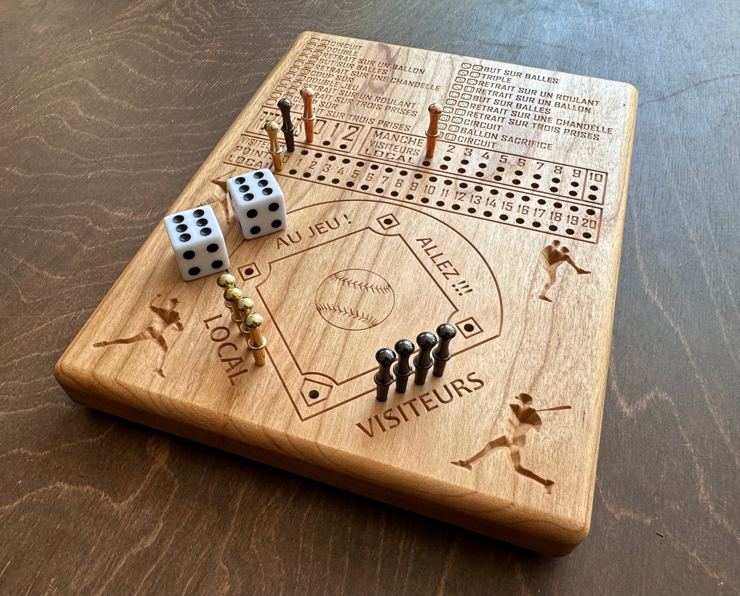 Jeu de société de baseball avec dés | Pliable | Format voyage | Rangement intégré | Jeu de dés | Piquets métalliques | Personnalisé | Votre logo | Bois dur de qualité supérieure
