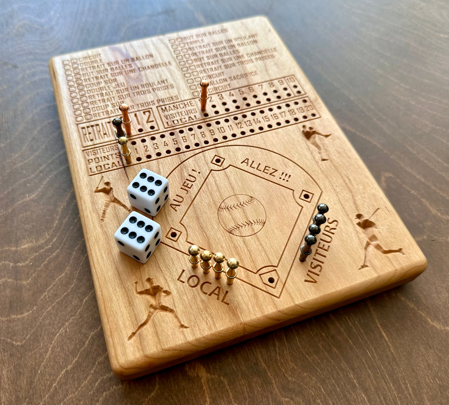 Jeu de société de baseball avec dés | Pliable | Format voyage | Rangement intégré | Jeu de dés | Piquets métalliques | Personnalisé | Votre logo | Bois dur de qualité supérieure