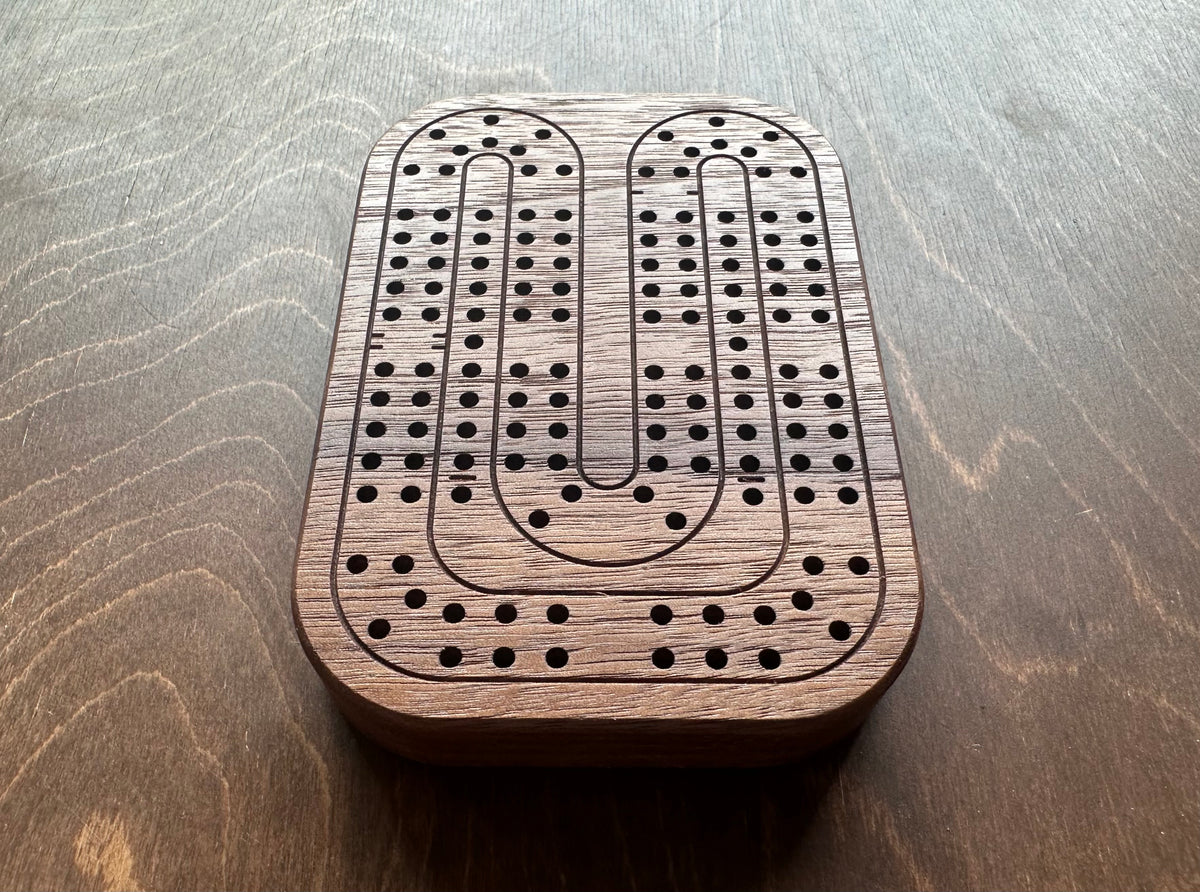 Jeu de cribbage classique | Pliable | Format voyage | Portable | Rangement intégré | Piquets métalliques | Personnalisé | Votre logo | Bois dur de qualité supérieure